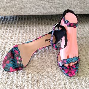 Fioni Women's Floral Heel